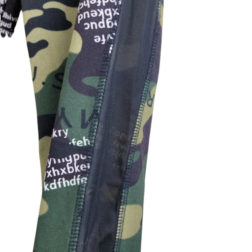 URBAN LOOK Graffiti Camouflage  Women's Athleisure Yoga/Jogger Set‎